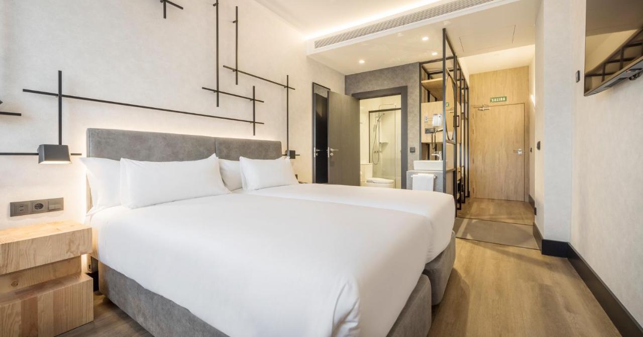 Hotel Ilunion San Mames Bilbao Exterior foto Room interior